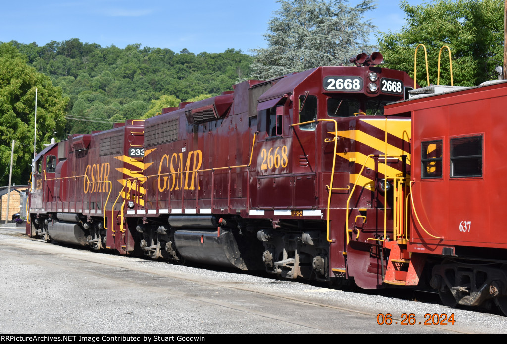 WIIX Boxcar at Bennettsville, SC awaiting demolition